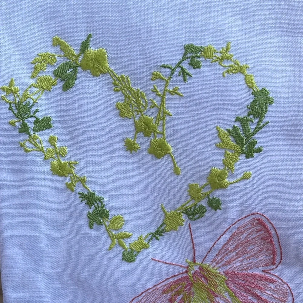 BUTTERFLY EMBROIDERED LINEN HAND TOWEL